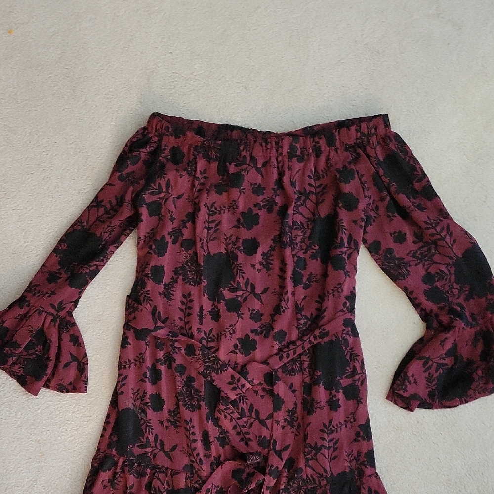 Dex Burgundy and Black Floral Top